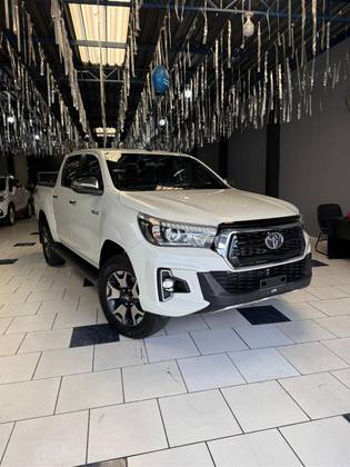 TOYOTA HILUX 2.8 SRX 4X4 CD 16V DIESEL 4P AUTOMÁTICO